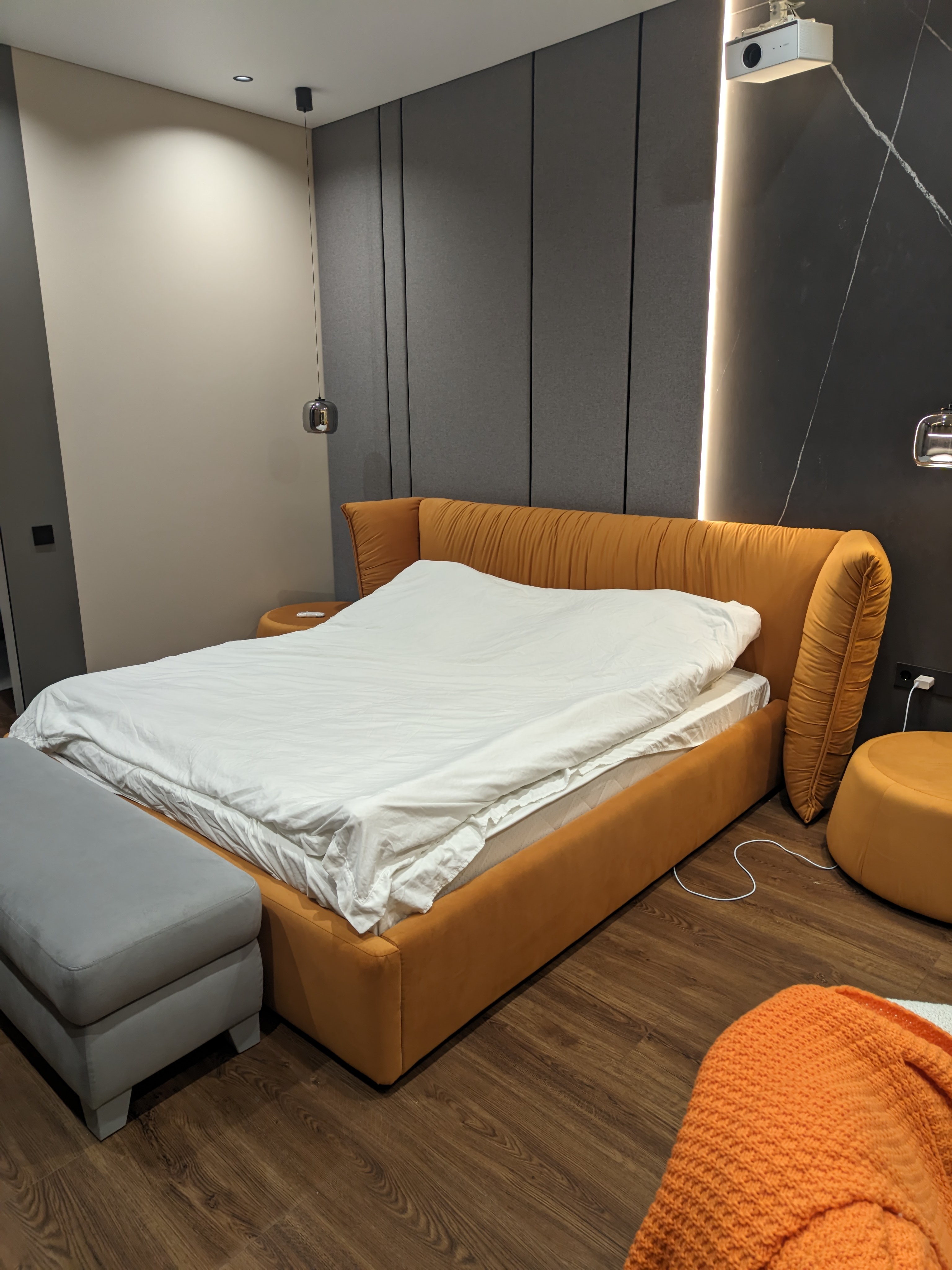 Кровать мастер + мягкая стеновая панель SB804