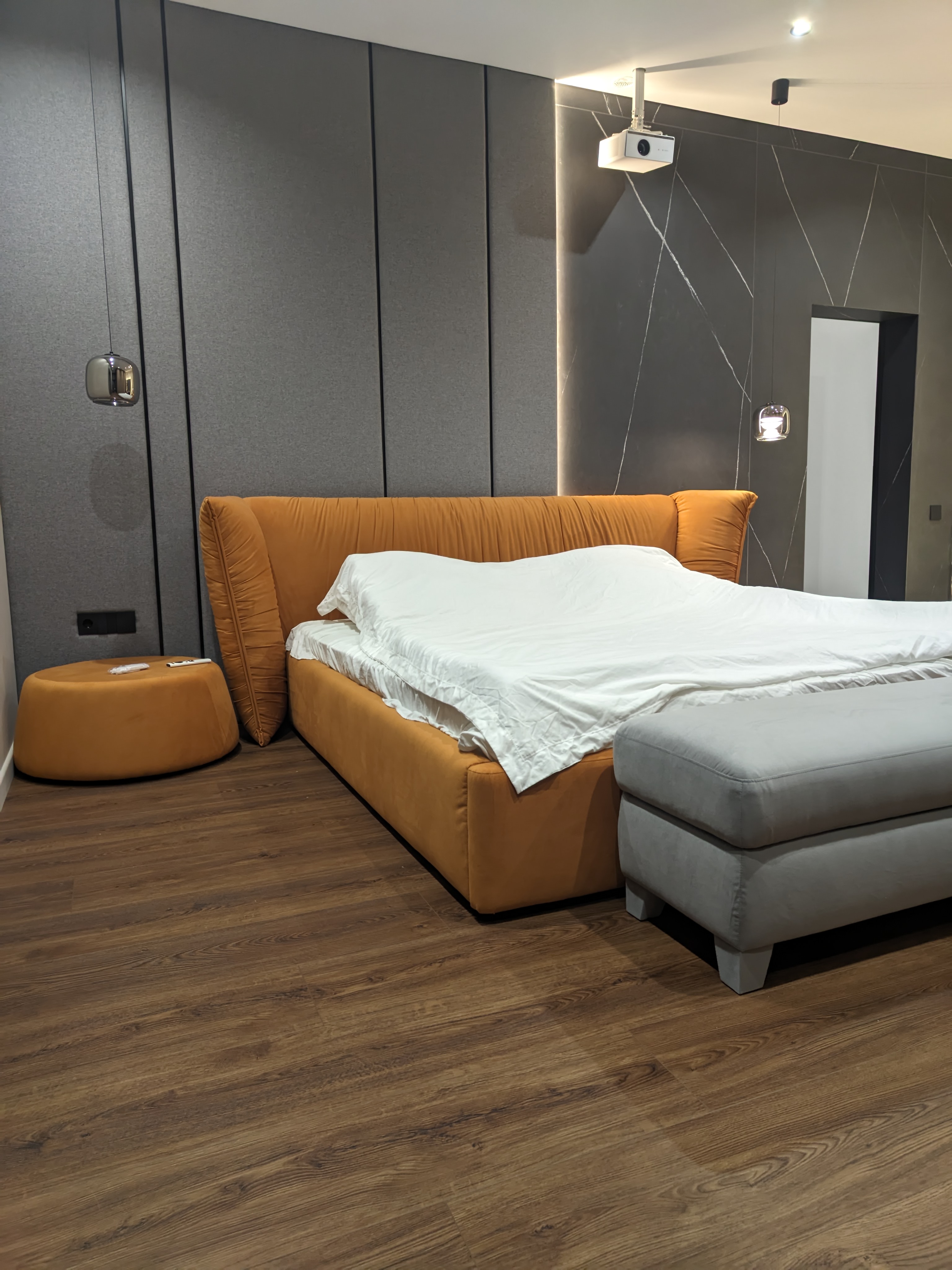 Кровать мастер + мягкая стеновая панель SB804